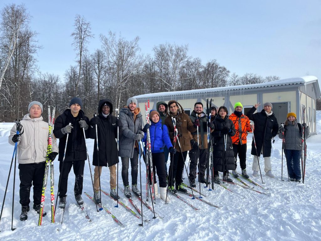 Health Train season starts with ski trip for foreign students