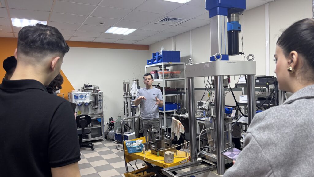 Слушатели подготовительного факультета познакомились с институтами университета